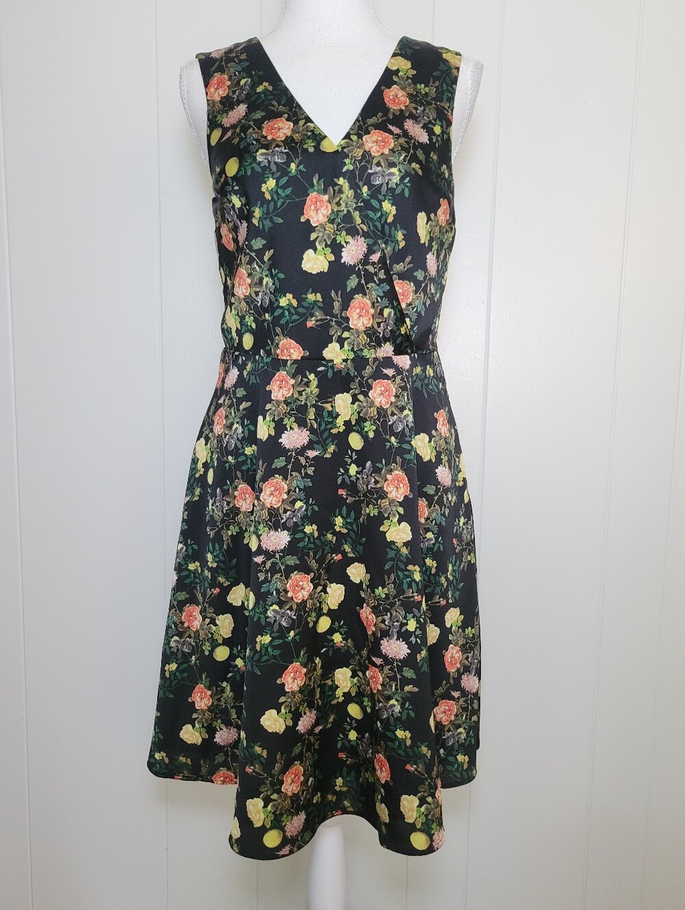 Banana Republic Floral Print Dress Roses Sleeveless Feminine Coquette Wrap 4
